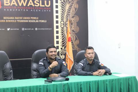 Mengikuti Kick Off Pendidikan Pengawas Partisipatif
