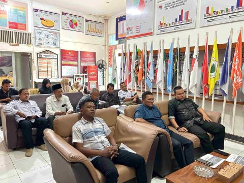 Bawaslu Aceh Jaya menghadiri acara Sosialisasi Pemutakhiran data parpol semester I