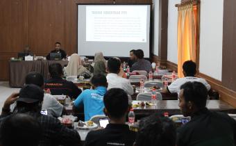 Ketua Bawaslu Aceh Jaya pada rakor pembentukan Pengawas TPS bersama Panwascam