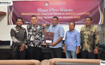 Penyerahan berita acara Rekapitulasi Daftar Pemilih Berkelanjutan (DPB) periode Triwulan III