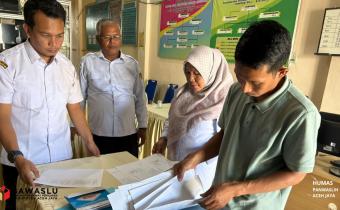 Bawaslu Aceh Jaya Lakukan Uji Petik Pengawasan PDPB di Desa Alue Ambang, teunom